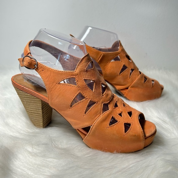 Jeffrey Campbell Church Orange Heels Size 7.5M - Picture 3 of 13